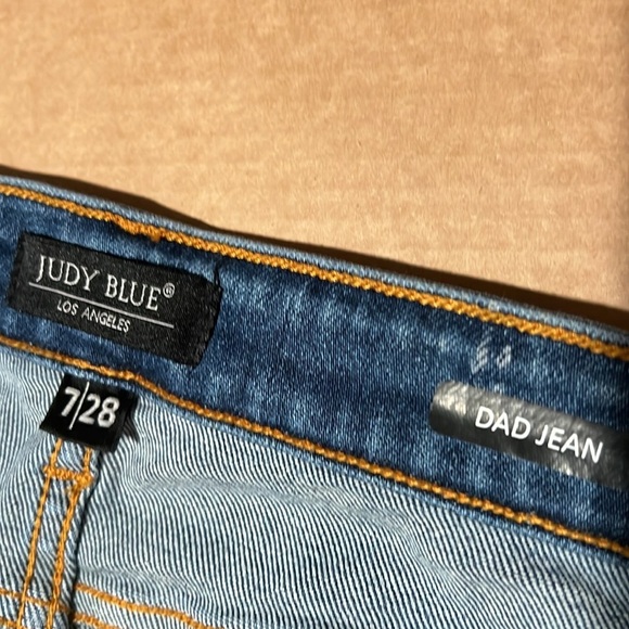 Judy Blue Mid-Rise Straight Leg Distressed Dad Jean, size 28 - Picture 3 of 16